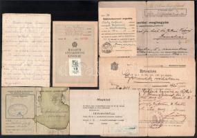 cca 1900-1940 Vegyes régi okmány tétel anyakönyvi kivonatok, okmánybélyegekkel, benne két fotó, egy ...