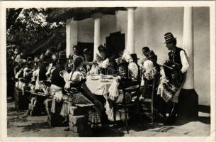 Mezőkövesd, lakodalmi ebéd, magyar folklór (EK)