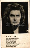 1942 Várlak... Karády Katalin dala az "Egy szív megáll" c. Hausz Mária filmben. Buday Dénes zenéje, Babay József verse. Fekete műterem felvétele (EB)