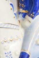 Hollóházi Háry János. Terv.: Veress Miklós. Jelzett, hibátlan, m: 26 cm