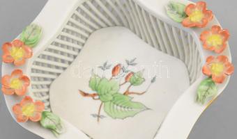 Herendi hecsedli mintás porcelán áttört bonbonniere. Kézzel festett, Jelzett, hibátlan d: 13 cm