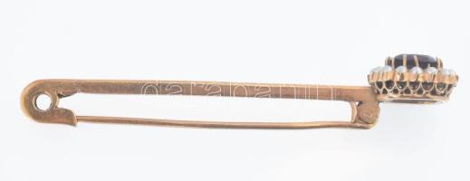 Bross. 14K arany (Au), gránáttal és gyöngyökke. Jelzett br 4,43 g 6 cm