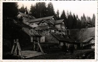 Máramarossziget, Sighetu Marmatiei (?); turista ház / tourist house. photo + "1940 Máramarossziget visszatért" So. Stpl