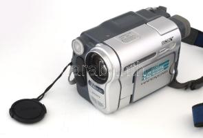 Sony Digital 8 Steady shot USB straming videokamera, töltővel, tokkal