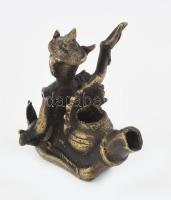 Bodhisattva figurájával díszített bronz pipa, m: 9 cm