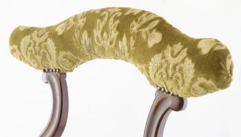 Antik szék bársony huzattal. jó állapotban m: 85 cm