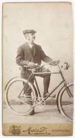 cca 1910, Mai és Társa Budapest keményhátú fotó biciklistáról, némi kopottsággal, 20,5x11 cm