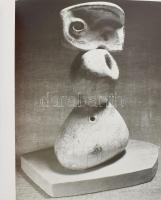 Gádor István keramikusművész gyűjteményes kiállítása. Bp., 1961, Ernst Múzeum. Gazdag fekete-fehér k...