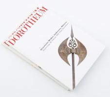 Dorotheum 2 darab árverési katalógus, fegyverek, uniformisok, militária témában, 2010-2012