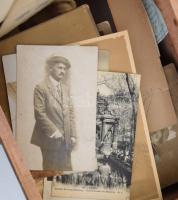 Nagy fotó- és papírhagyaték tétel, részben a Feiser és Marschall családokhoz (legendás hajtók felmen...