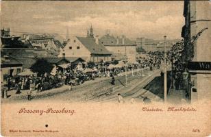 Pozsony, Pressburg, Bratislava; Vásártér és Kórház utca, piac árusokkal, Schicht reklám, Massátt Sándor üzlete / market with vendors, shops, street (EK)