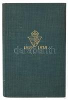 Marjay Frigyes: Szegedtől - Uzsokig... 1919-1939. Bp., [1939], Kir. M. Egyetemi Nyomda, 203+(1) p.+ XXXII (fekete-fehér képek) t. Kiadói aranyozott egészvászon-kötés. A mű szerepel az Ideiglenes Nemzeti Kormány által 1945-1946-ban betiltott könyvek listáján.