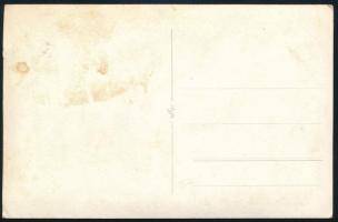 cca 1930-1940 Az ejtőernyős, fotólap, 14x9 cm