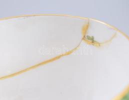 Herendi 2 darab pikkelyes virágmintás csésze, jelzett, egyik ragasztott, m: 5,5 cm