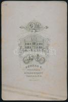 cca 1885 Családi portré, keményhátú fotó Veress Ferenc kolozsvári műterméből, 16,5×10,5 cm