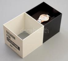 Daniel Klein női óra. Kvarc. elem nélkül, működik, eredeti dobozában d: 33 mm