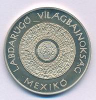 Bognár György (1944-) 1986. "Labdarúgó Világbajnokság Mexikó" Cu-Ni emlékérem (32mm) T:AU ...