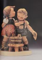 The M.I. Hummel Album. 1994, Galahad Books, kartonált papírkötés, papír védőborítóval, angol nyelven...