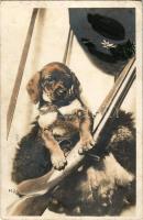 1907 Dog with rifle. Photographiekarte "Lotosa" (EK)