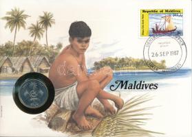 Maldív-szigetek 1982. 1R acél felbélyegzett borítékban, bélyegzéssel, német nyelvű leírással T:UNC Maldives 1982. 1 Rufiyaa steel in envelope with stamp, cancellation and a prospectus in german C:UNC