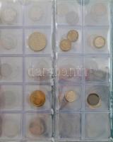 Vegyes 43db-os külföldi érme tétel, közepes méretű, három gyűrűs berakóba rendezve T:vegyes