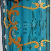 Emlékpohár. Türkizkék fazettált üveg, kopott zománcfestéssel és aranyfestéssel babérágak között Koss...