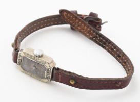 18K női fehérarany karóra gyémántokkal. Jelzett, 12x20 mm Nem működő szerkezettel