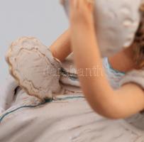 Győrbíró Enikő (1932-1999): Lány, tükörrel, kerámia figura Kézzel festett Jelzett, hibátlan , m: 21 ...