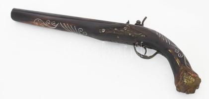 Antik pisztoly igényes gyűjtői replika. Réz berakásos fa, gazdagon díszített 43 cm