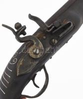 Antik pisztoly igényes gyűjtői replika. Réz berakásos fa, gazdagon díszített 43 cm