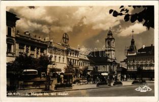 Kolozsvár, Cluj; Mátyás király téri részlet, Központi szálloda, üzletek, autóbusz / square, Hotel Central, shops, autobus. Belle photo (fl)