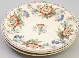 Villeroy &amp; Boch virágmintás 3 darab tál, cca 1880, jelzett, sérüléssel, d: 24 cm