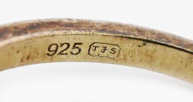 Ezüst (Ag) gyűrű 0,01ct brillel ékítve, bruttó: 2,03 g , m: 56. tanusítvánnyal