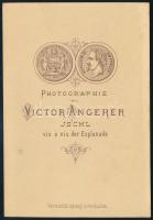 1870 Előkelő család műtermi fotója, kabinetfotó Victor Angerer (Bad Ischl) műterméből, jó állapotban...