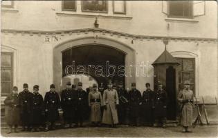 1915 Buchenland, Bukowina, Bucovina; IV. Károly király és osztrák-magyar katonák a kaszárnya bejáratánál egy bukovinai városban / WWI Austro-Hungarian K.u.K. military, Charles I of Austria with soldiers in front of the barracks in a Bukovinian town. photo (EK)