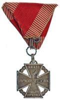 1916. "Károly-csapatkereszt" Zn kitüntetés mellszalagon T:VF patina 1916. "Charles Tr...