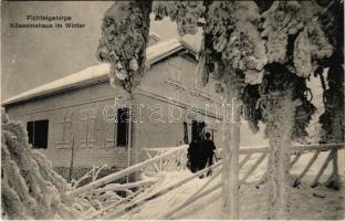 Fichtelgebirge, Kösseinehaus im Winter / mountain rest house, tourist house in winter (EB)