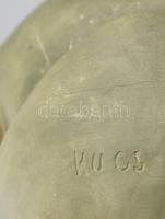 Kucs Béla (1925-1984): Női akt fotelben. Festett kerámia, jelzett, gyári anyaghibával, m: 16,5 cm