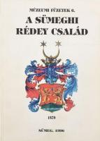 A Sümeghi Rédey család. Rédey aliter Symeghy András leszármazói. Előszó: D. Kállay István egyetemi tanár. vitéz Rédey Béla által DEDIKÁLT! Névjegykártyájával. Kiadói papírkötés, jó állapotban.