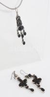 Ezüst (Ag) ékszer szett. Nyaklánc és fülbevaló Fekete köves. Jelzett, John Rocha br 31,37 g