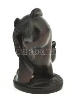 Japán netsuke. Faragott ekzóta fa, jelzett, m: 7 cm