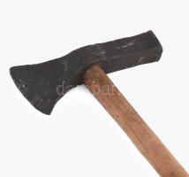 Antik fokos, fa nyéllel, cca 19. sz., h: 80 cm