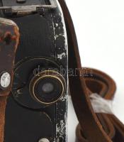 Pathé Baby 9,5mm-es filmfelvevő kézi kamera, H. Rousel Kynor objektívvel, kopott