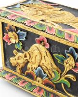 Bali kézműves faragott, esztergált és festett faláda, mitikus állatok ábrázolásával, jó állapotban, ...