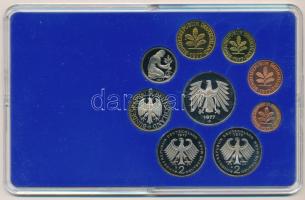 Német Szövetségi Köztársaság 1977D 1pf-5M (9xklf) forgalmi sor műanyag dísztokban T:PP halvány patin...