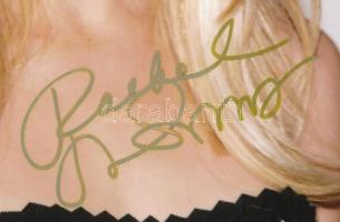 Rachel Anne McAdams (1978-) kanadai színésznő aláírása az őt ábrázoló fotón