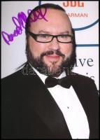 Desmond Child (1953-) zeneszerző, szövegíró aláírása az őt ábrázoló fotón