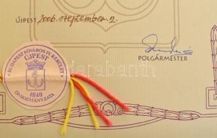 2006. "Újpestért Díj" kétoldalas bronz emlékplakett, névre szóló gravírozással (97mm) dísz...