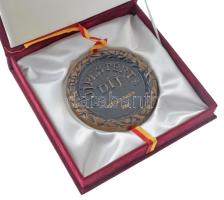 2006. "Újpestért Díj" kétoldalas bronz emlékplakett, névre szóló gravírozással (97mm) dísz...