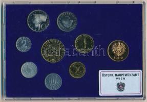 Ausztria 1982. 2gr-20Sch (8xklf) forgalmi sor + Bécsi Verde zseton, műanyag dísztokban T:PP Austria 1982. 2 Groschen - 20 Schilling (8xdiff) coin set + Vienna Mint token, in original plastic case C:PP